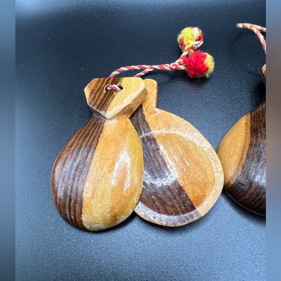 vintage Mexico wood castanets! Made from high-quality materials - Picture 2 of 8